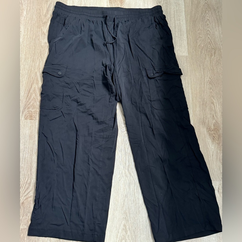Torrid Black cargo pants size 2